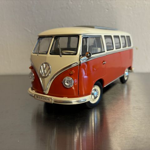 1:18 Volkswagen t1 buss fra Welly selges