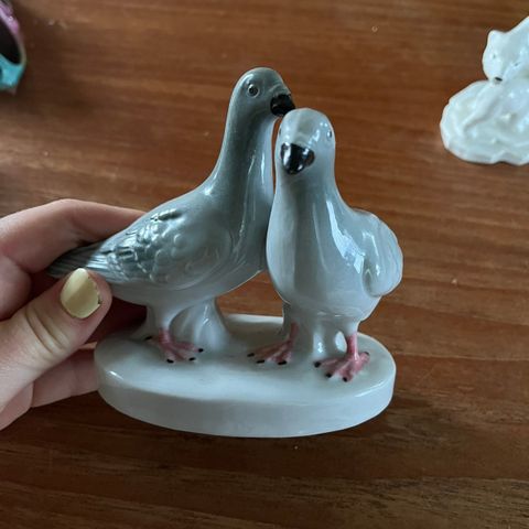 Porselensfigur fugler