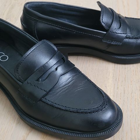 B&CO loafers