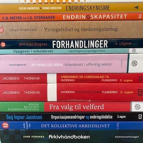 Diverse pensumbøker