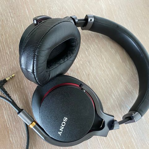 Sony MDR-1A Headset. Vintage.