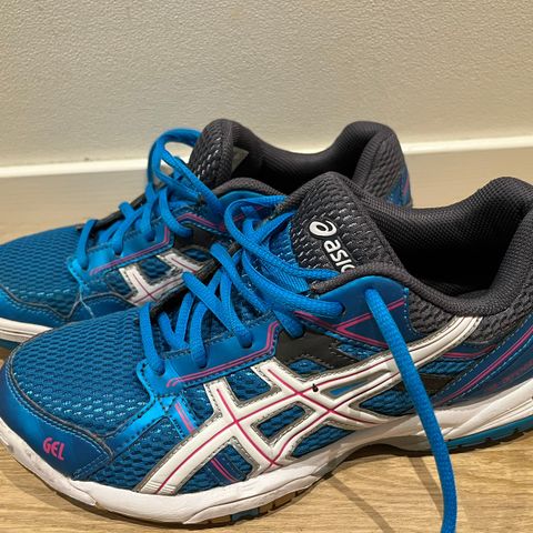 Asics hallsko / innesko str 37,5