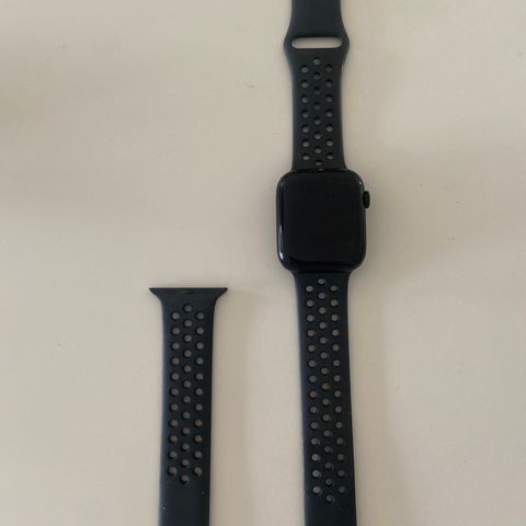 Apple Watch 7 45mm GPS