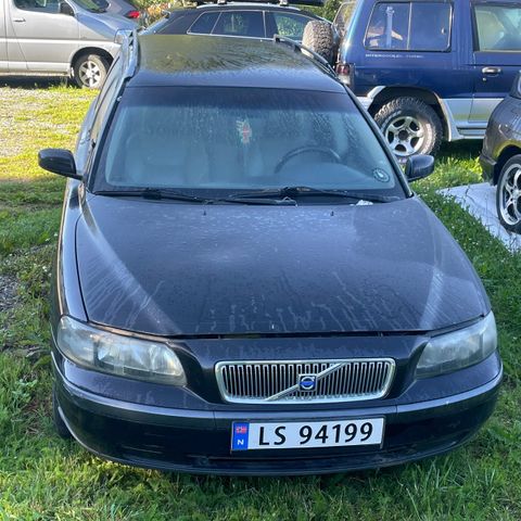 Volvo v70 selges i deler