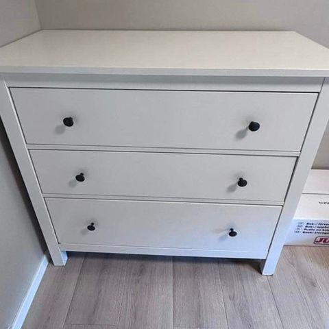 Hvit kommode IKEA hemnes 3 skuffer