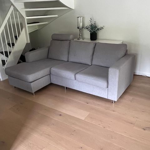 3 seter sofa med vendbar sjeselong