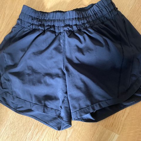 Lululemon TrackThat High-Rise 4" Running shorts, Women´s Size 6
