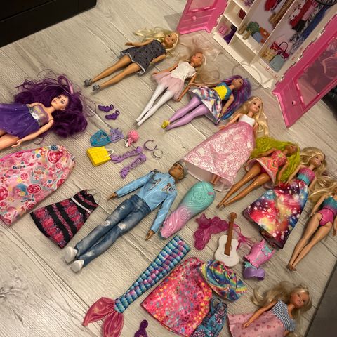 Barbie m garderobe