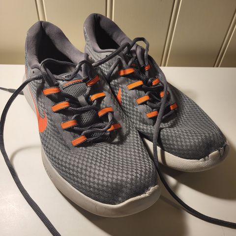 Nike gymsko str 44