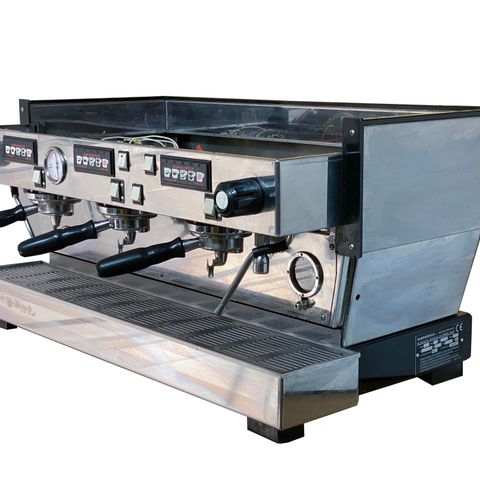 Espressomaskin La Marzocco Linea Classic 3 gruppers, nyservad, god stand!
