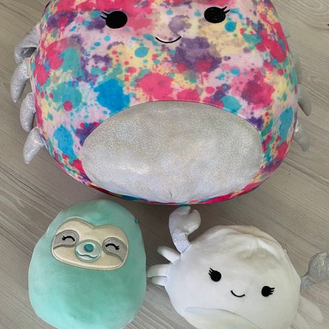 Squishmallows stor krabbe og to små