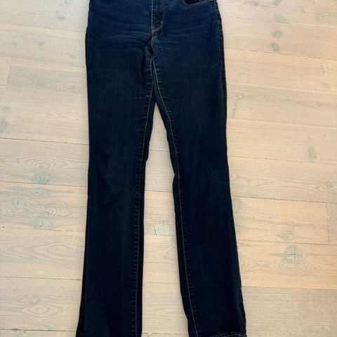 Levis high rise straight - modell 724 - strl 29