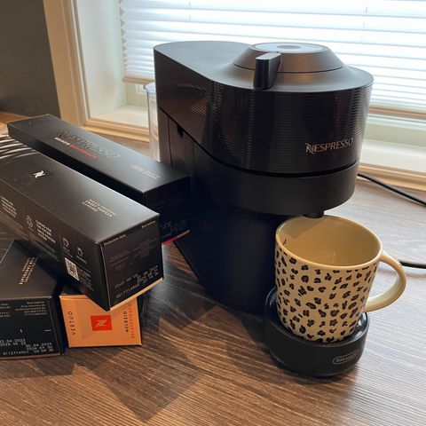 Nespresso kaffemaskin svært lite brukt