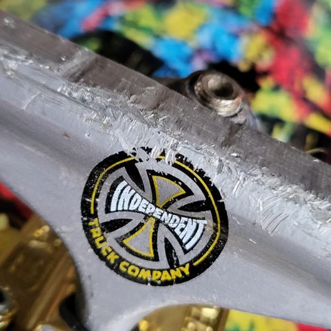 Skateboard med independent trucks!