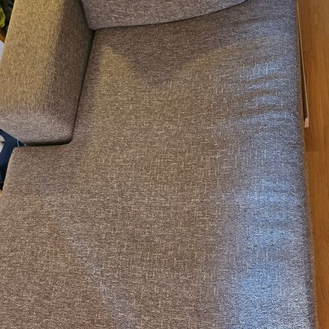 2 seter sofa med sjeselong