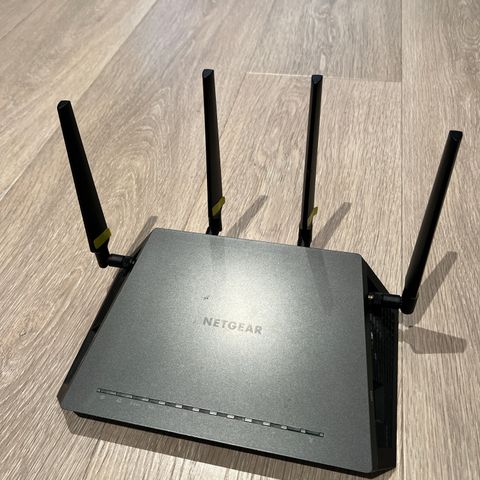 Netgear nighthawk x4 router R7500