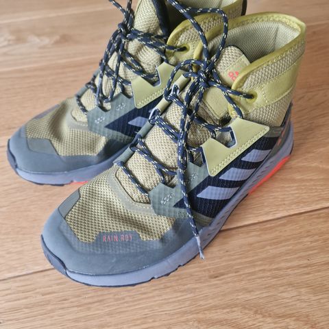 Adidas Trailmaker Mid strl 38