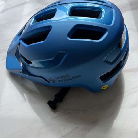 Ny Sweet protection hjelm