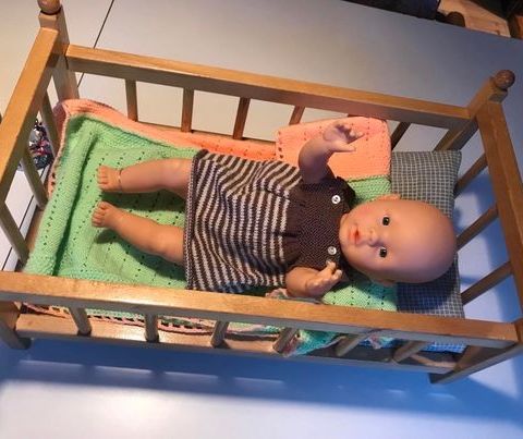 Babyborn dukke, ubrukt med diverse tilbehør som seng, kommode og vogn
