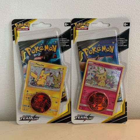 Team UP blister pakker med Mimikyu + Pikachu promo