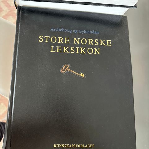 Komplett Store Norske Leksikon gis bort