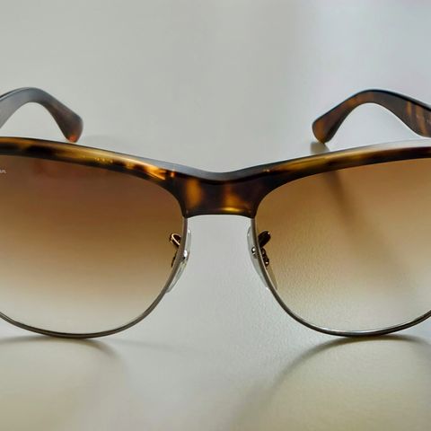 Ray-ban Clubmaster Oversized selges.
