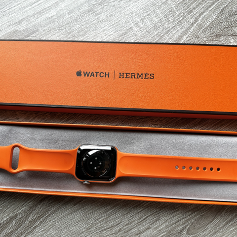 Hermès Apple Watch med GPS cellular/e-sim (sjelden, med flere reimer)