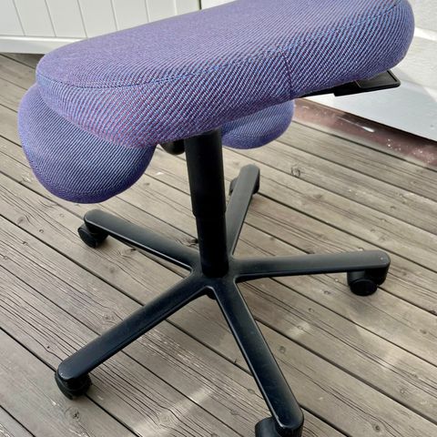 Håg balanse vital ergonomisk knestol i blå farge til salgs