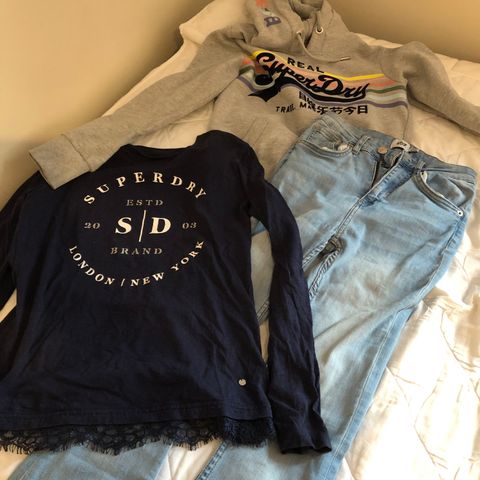 Superdry pakke med jeans