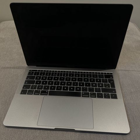 MacBook Pro 2017 13" Lite brukt, Bra batteri!