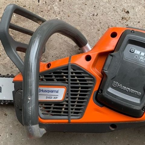 Husqvarna 540i XP / 2x BLi300 batterier + lader!