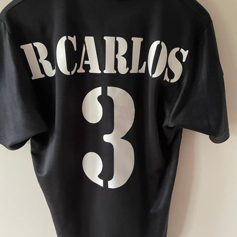 Real Madrid fotballdrakt med Roberto Carlos print, str. S