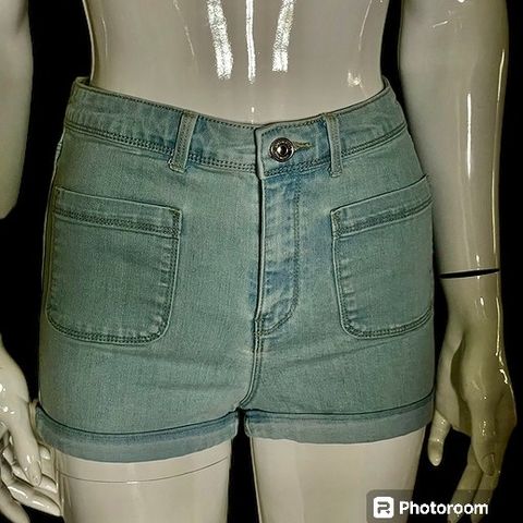 Ubrukt sexy denim shorts m.utmerket passform str.36 fra Springfield