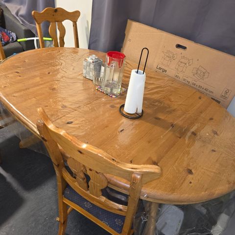 Dining table with 6 chairs