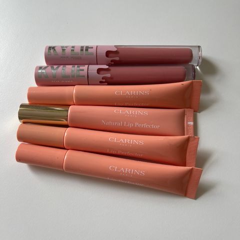 Seks nye og ubrukte  lipglosser fra Clairins og Kylie Jenner