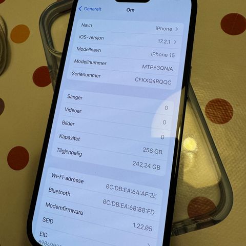 iphone 15 256 GB strøken 100% batteri selges