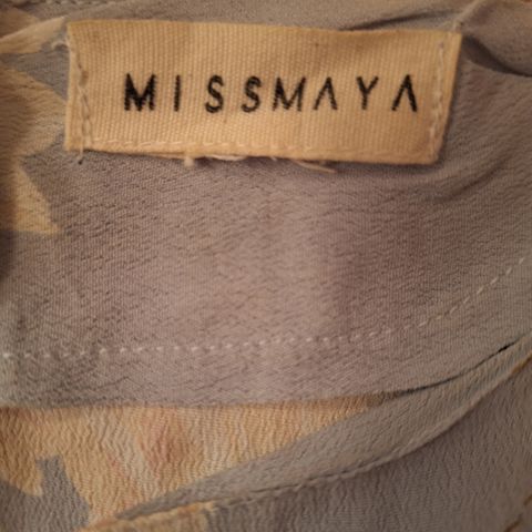 Som ny Missmaya kjole lyseblå mønstret