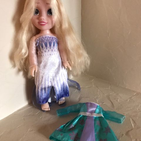 Elsa dukke fra Frozen