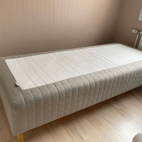 Pent brukt seng fra IKEA, Skårer 80x200 selges billig