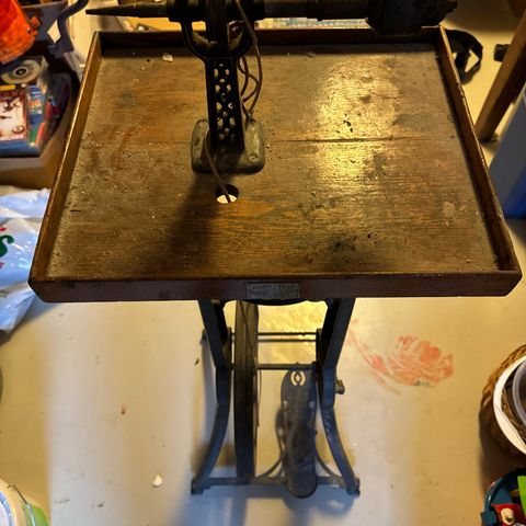 Drill bord med pedal