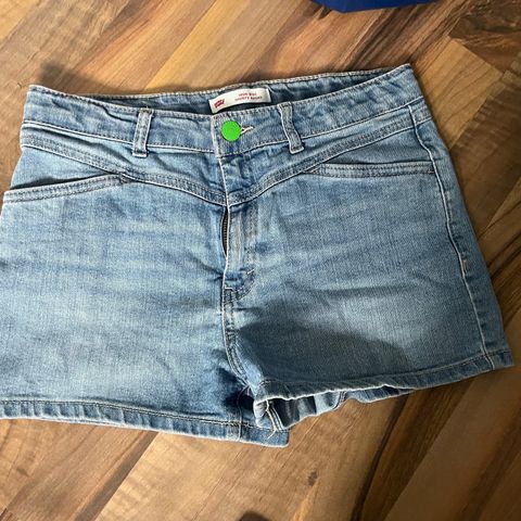 Levis shorts 16 år (158/164 )