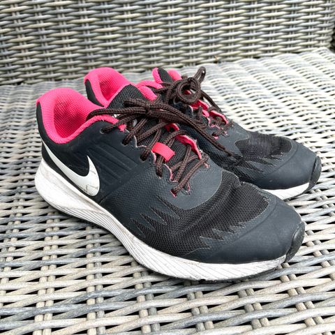 NIKE joggesko str 35,5