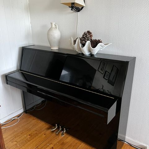 Piano Yamaha M5J