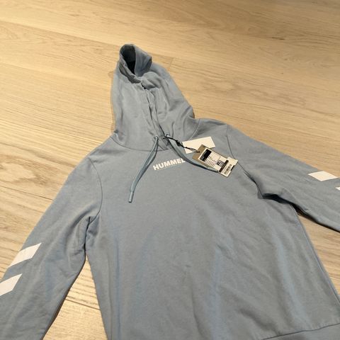 Helt ny Hummel Legacy Hoodie