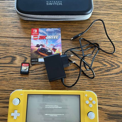 Nintendo Switch Lite med 2 spill 🎮🤩