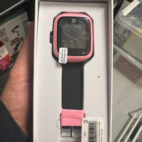 Barnesikkerhet gps tracker smartklokke- Rosa farge