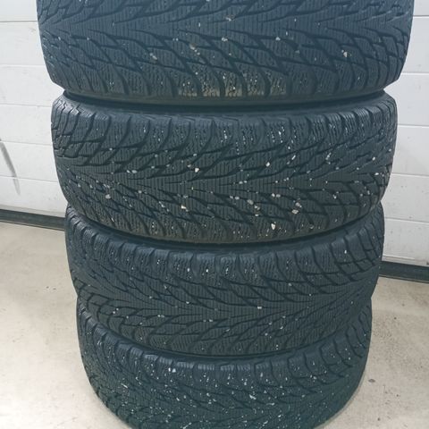 NOKIAN HAKKAPELIITTA R2 PIGGFRIE VINTERDEKK 185/60R15 SELGES.