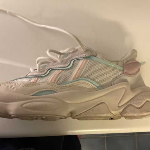 Adidas OZWEEGO, joggesko 38,1/2