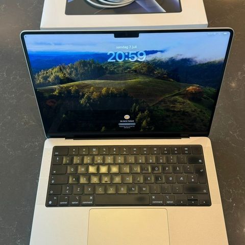 MacBook Pro 2023 14 tommer M2 / 16 GB / 512 GB SSD (reservert)