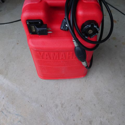 Yamaha bensintank m/slange